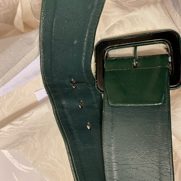 Ladies Vintage Dark Green Leather Belt Size M/L - Picture 3 of 3